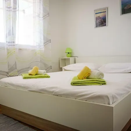 Greetings To The Sun Apartment *